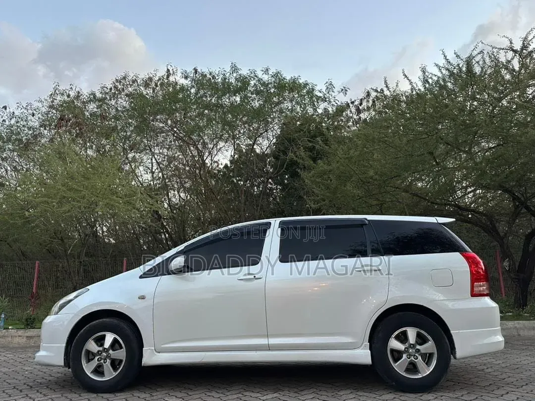 Toyota Wish 2005
