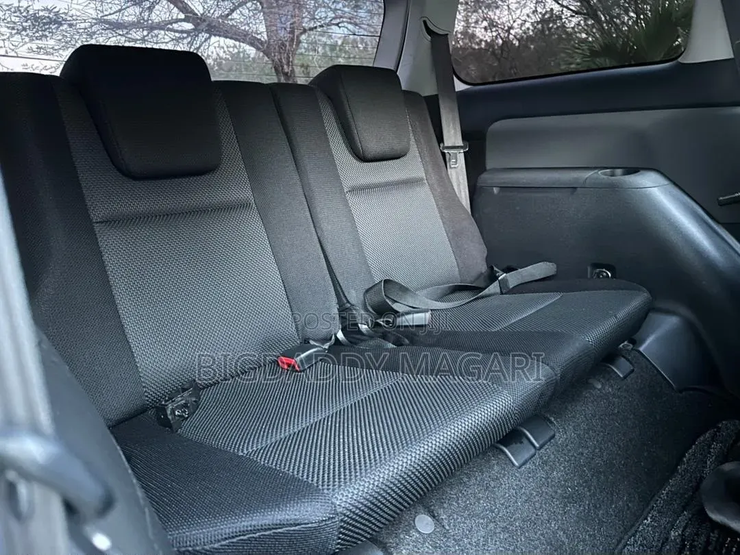 Toyota Wish 2005