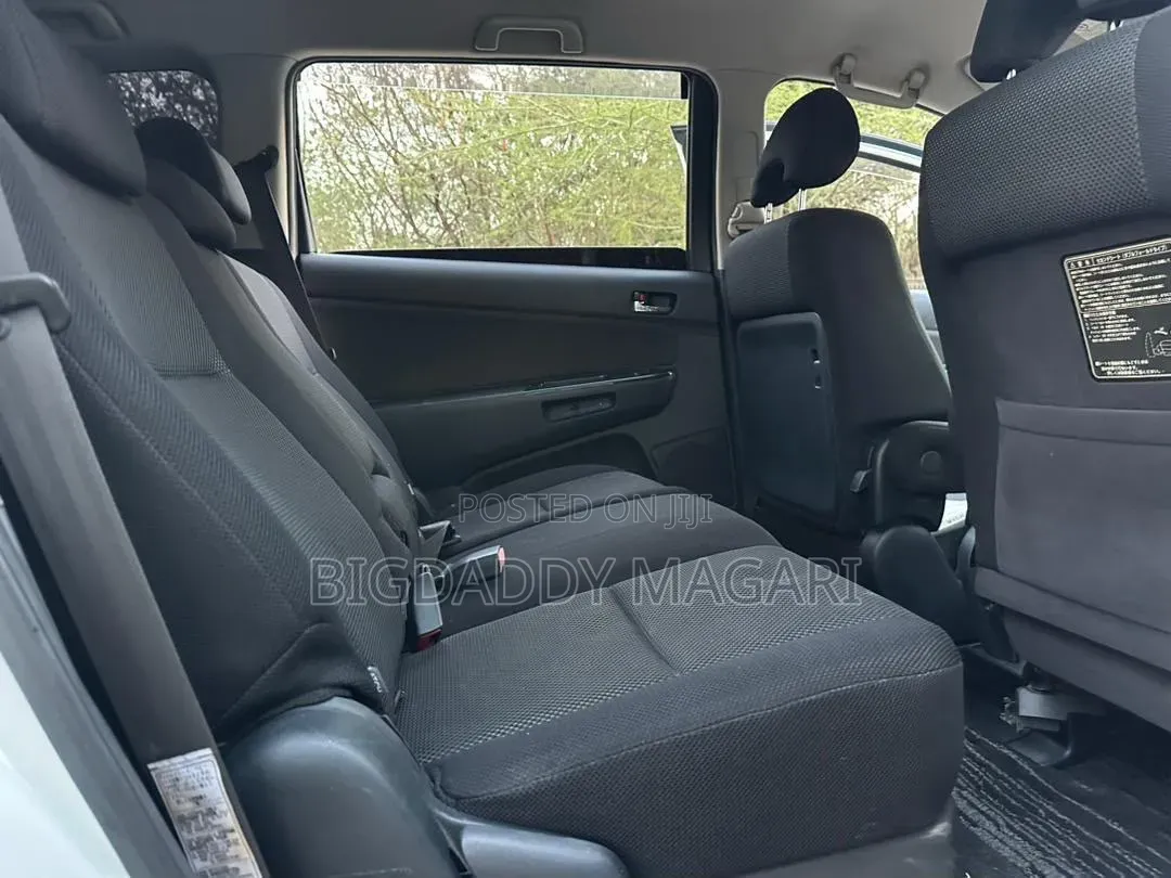 Toyota Wish 2005