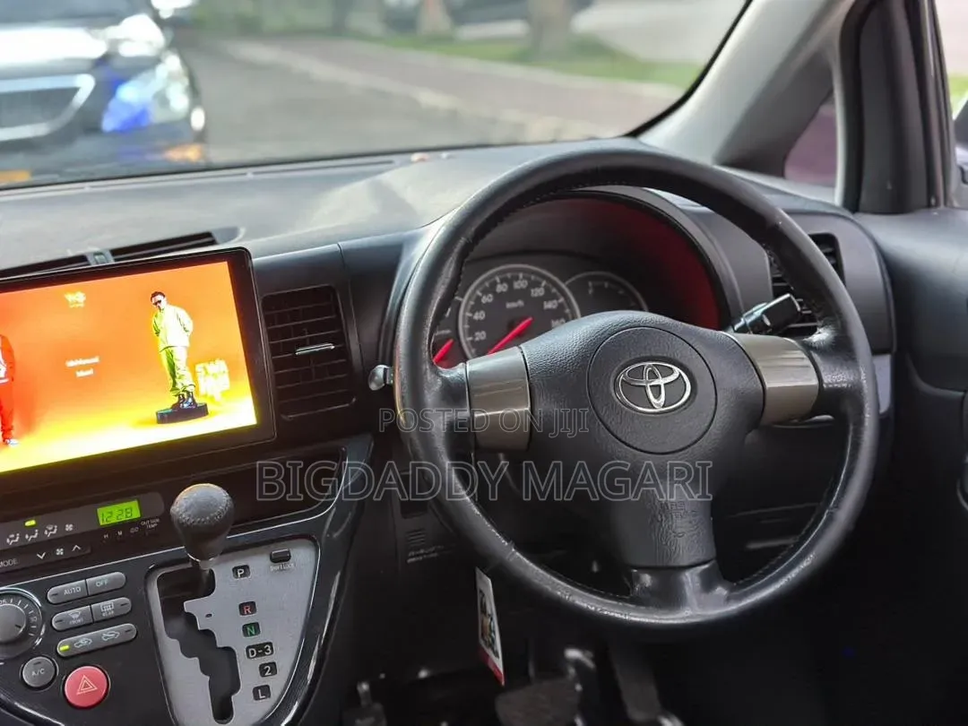 Toyota Wish 2005