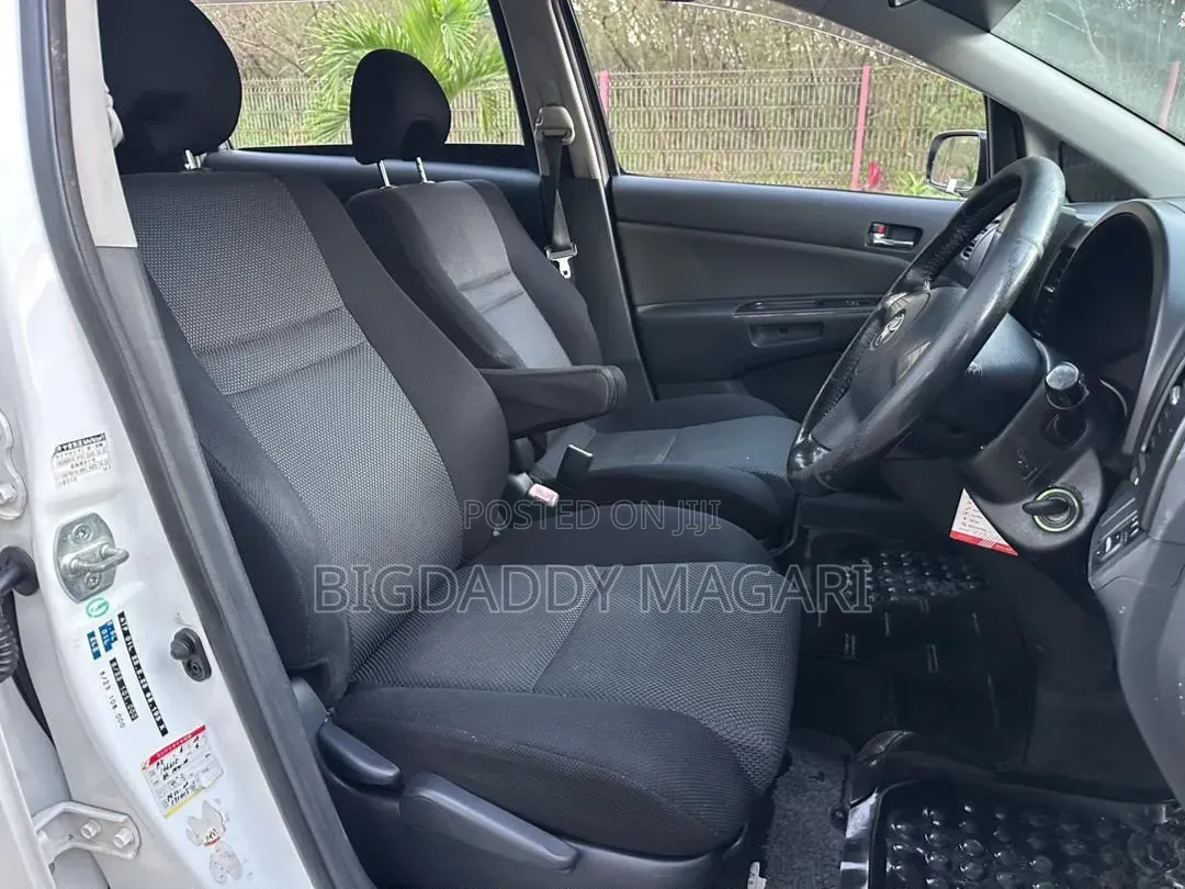 Toyota Wish 2005