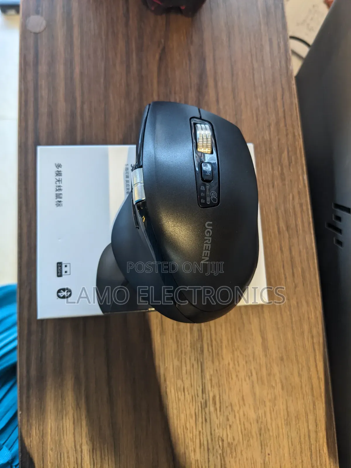 Ugreen M751 Ergonomic Wireless and Bluetooth Mouse