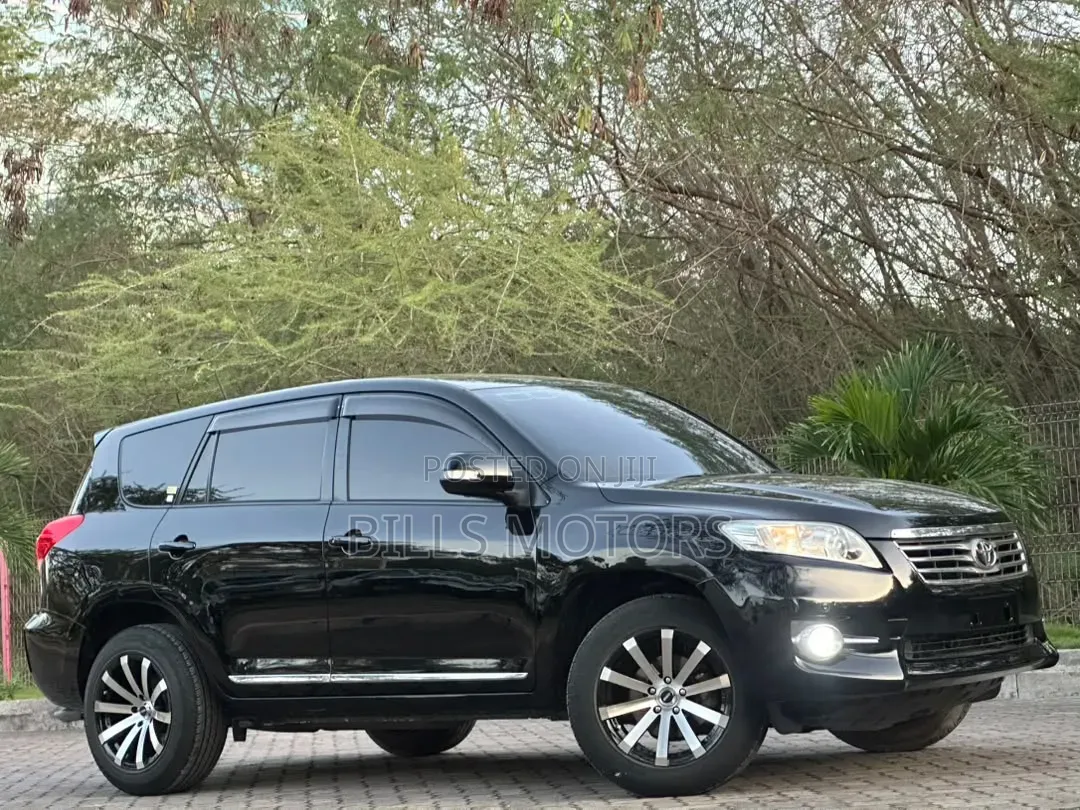 Toyota Vanguard 2011 Black