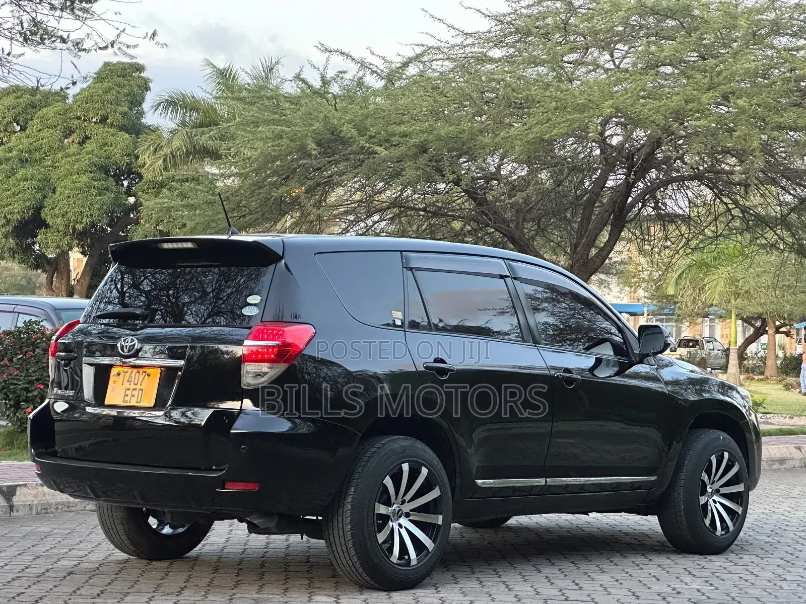 Toyota Vanguard 2011 Black