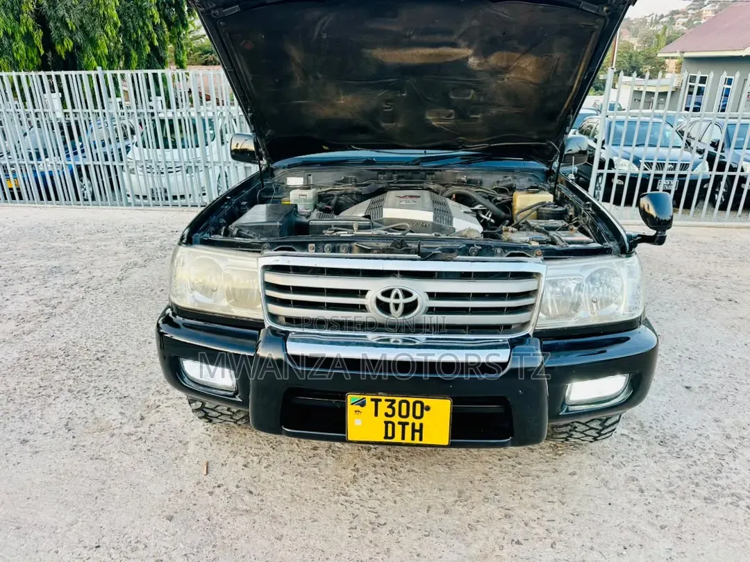 Toyota Land Cruiser 2000 Black