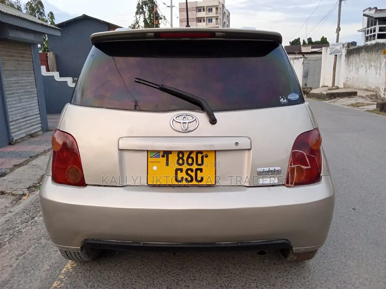 Toyota IST 2007 Gold