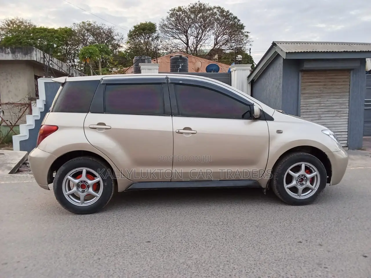 Toyota IST 2007 Gold