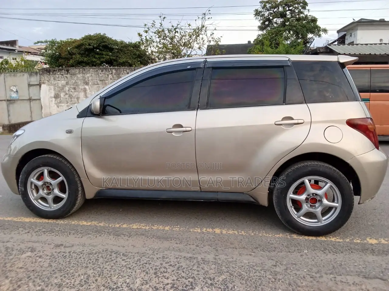 Toyota IST 2007 Gold