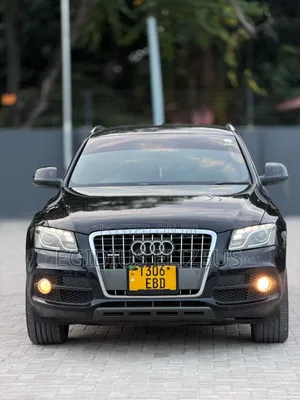 Audi Q5 2010 Black