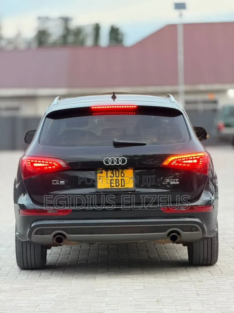 Audi Q5 2010 Black