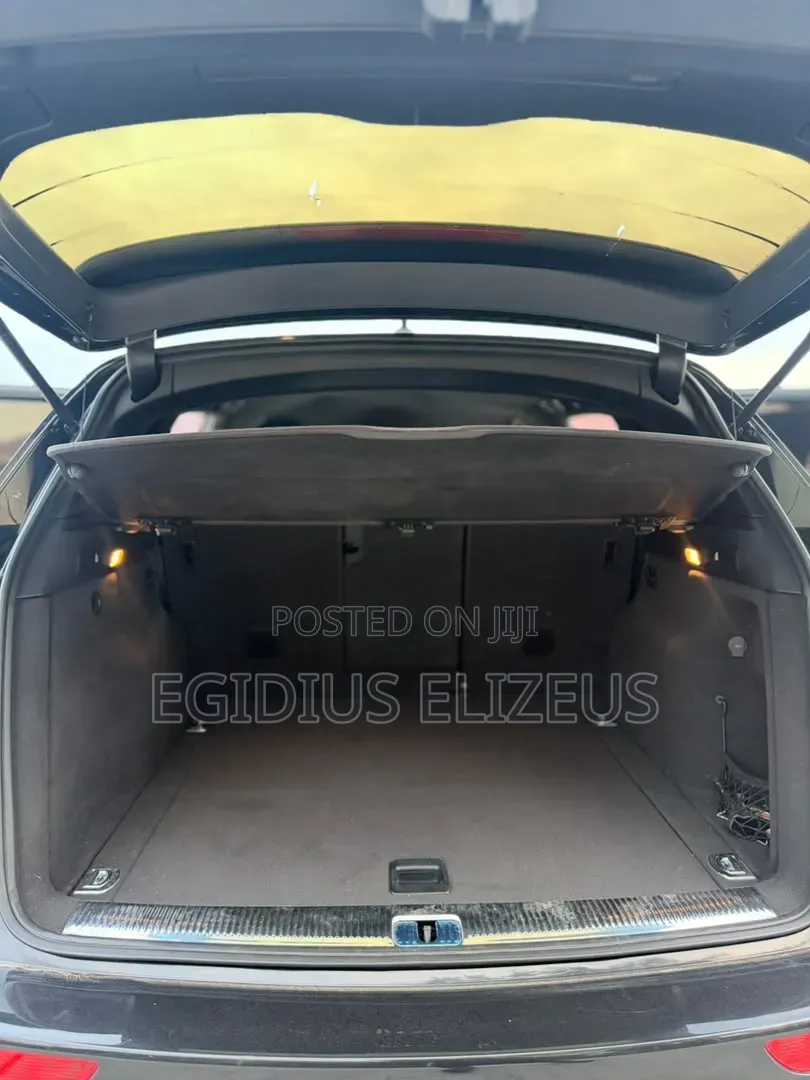 Audi Q5 2010 Black
