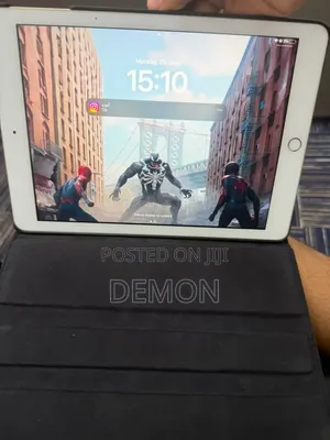 New Apple iPad 5 (2022) 128 GB Gray