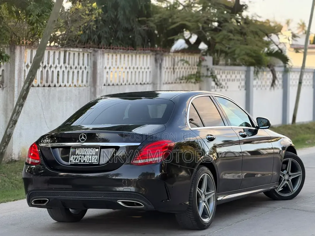 Mercedes-Benz C200 2015 Black