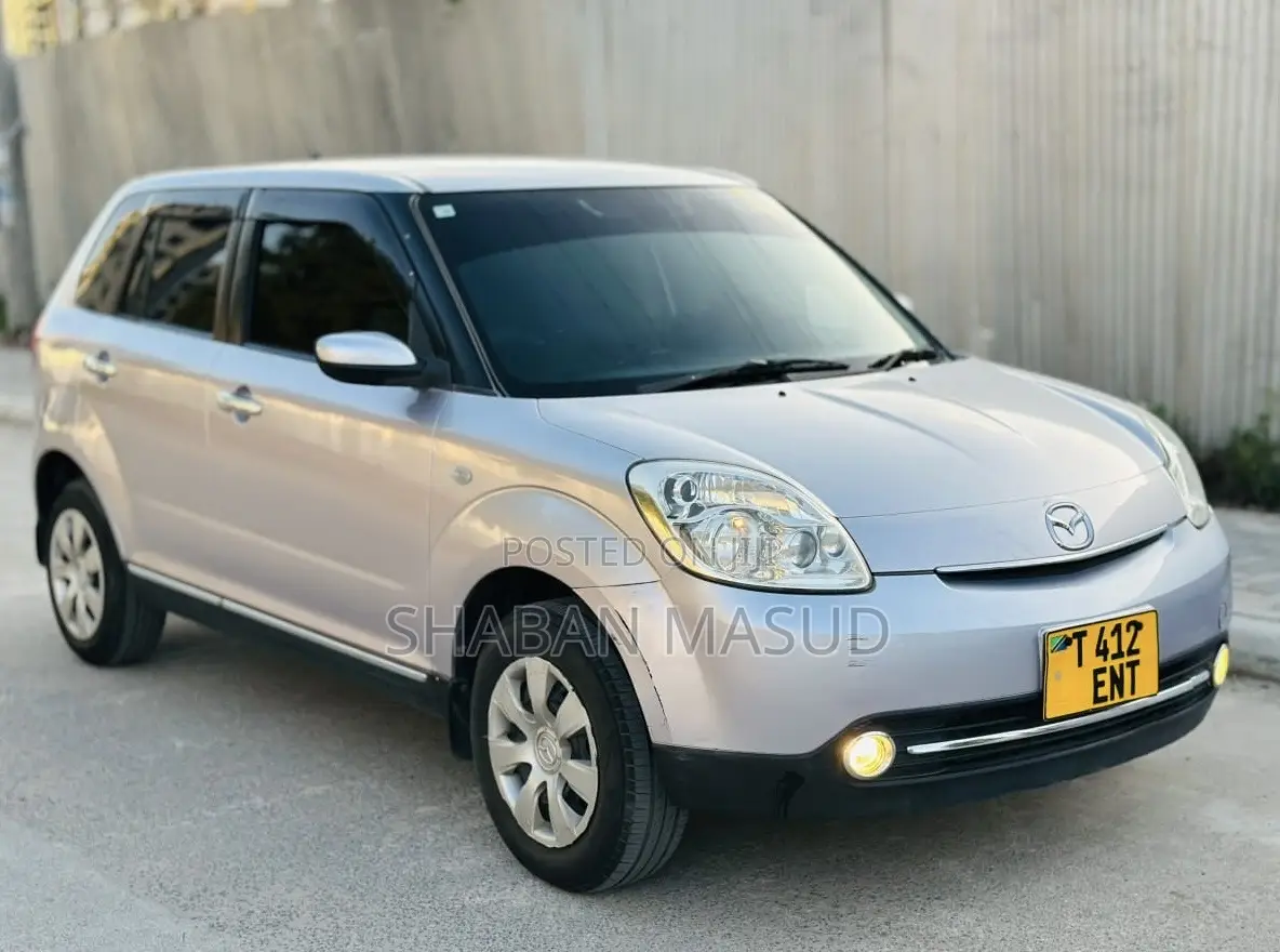 Mazda Verisa 2010