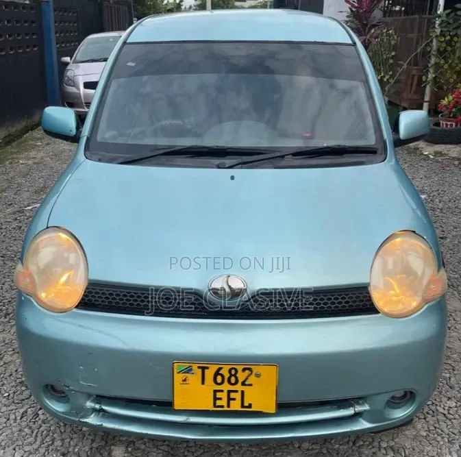 Toyota Sienta 2005 Blue