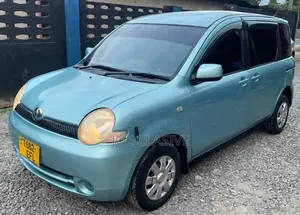 Toyota Sienta 2005 Blue