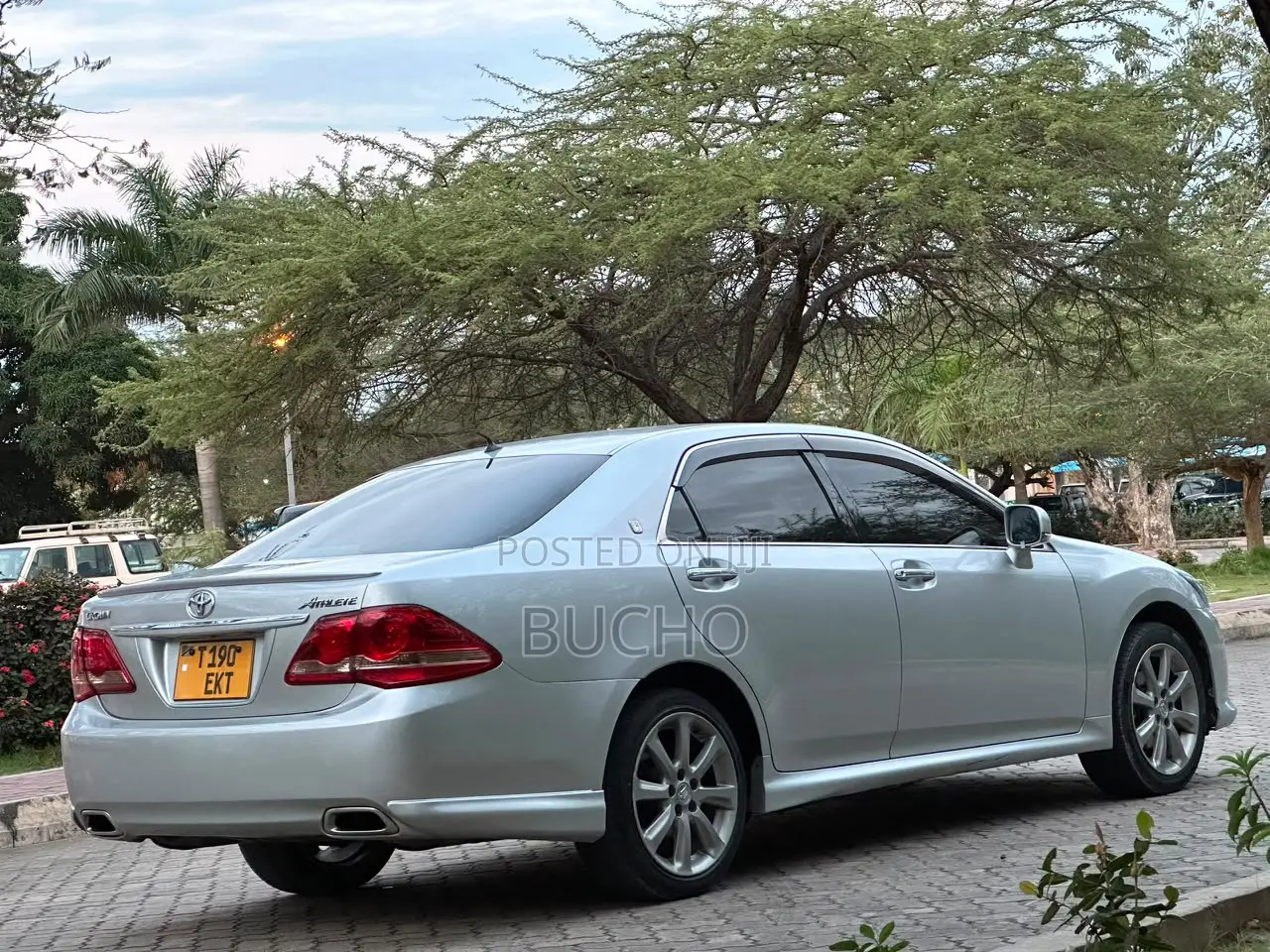 Toyota Crown 2009 Silver