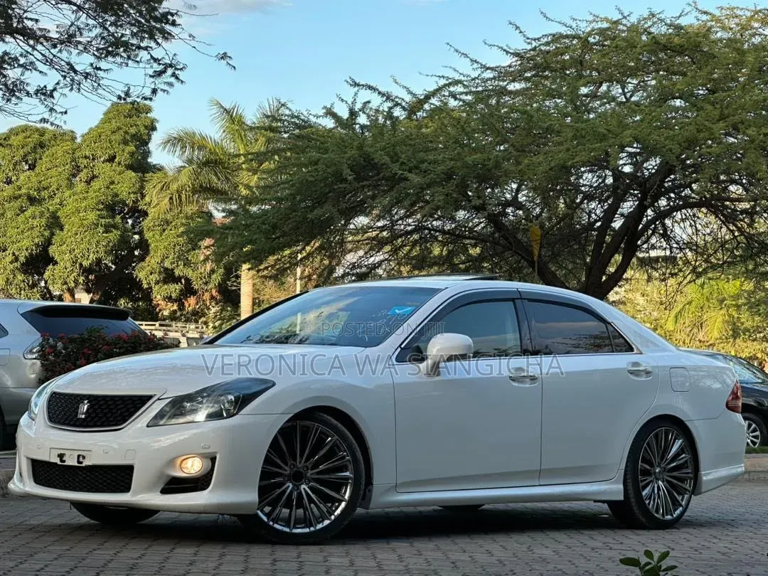 Toyota Crown 2009 White