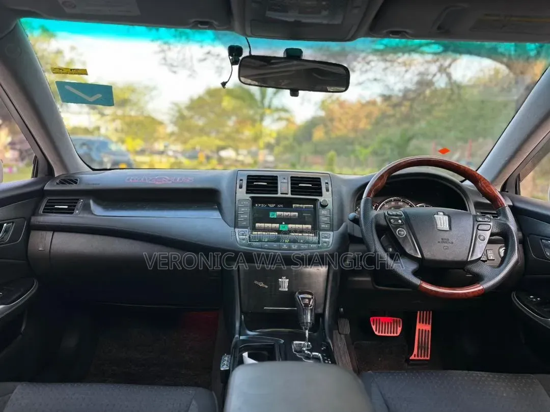 Toyota Crown 2009 White