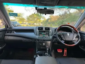 Toyota Crown 2009 White