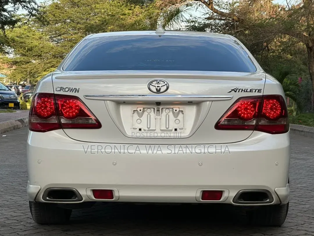 Toyota Crown 2009 White