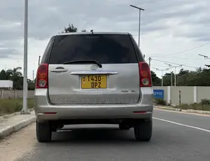 Toyota Raum 2006 Gold