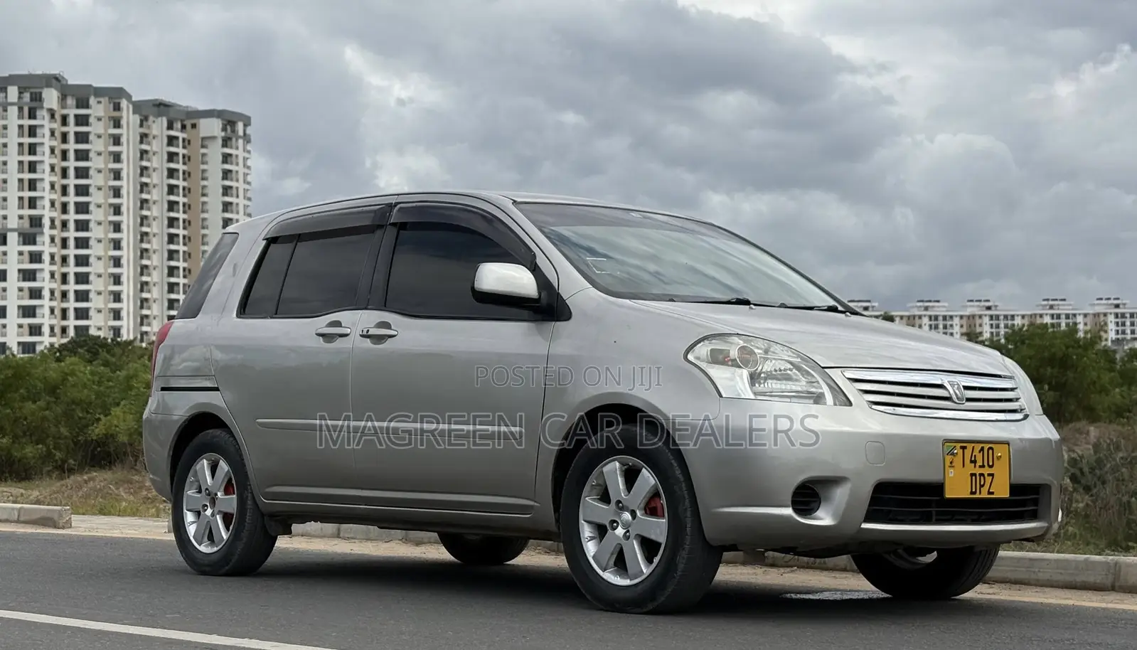 Toyota Raum 2006 Gold