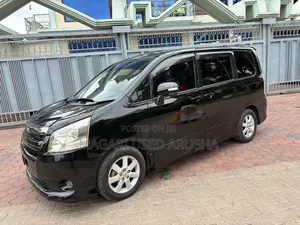 Toyota Noah 2009 Black