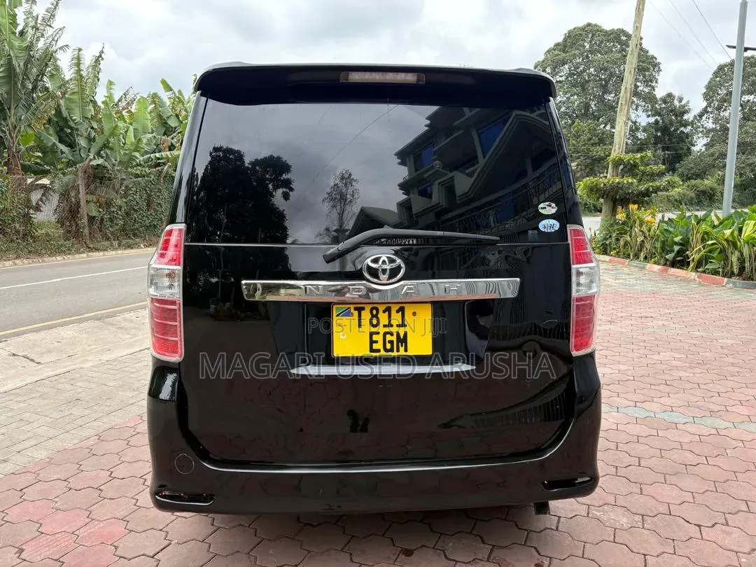 Toyota Noah 2009 Black