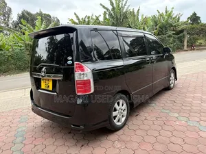Toyota Noah 2009 Black