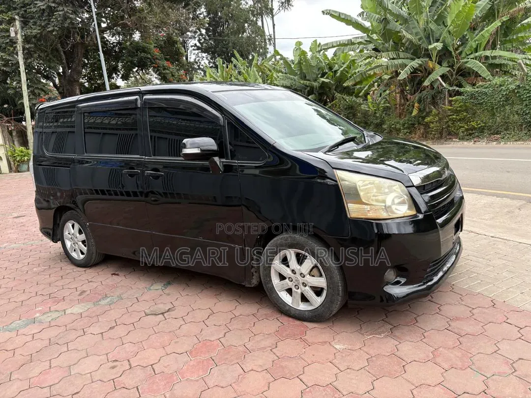 Toyota Noah 2009 Black
