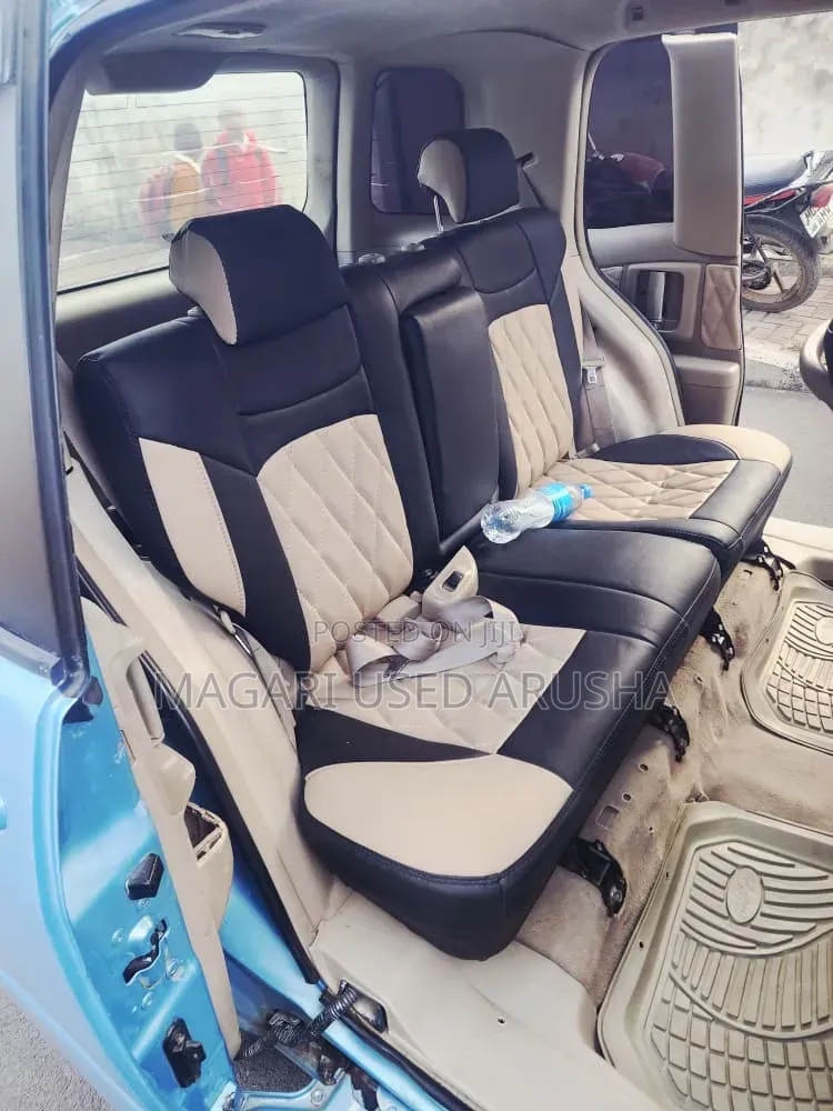 Toyota Raum 2004 Blue