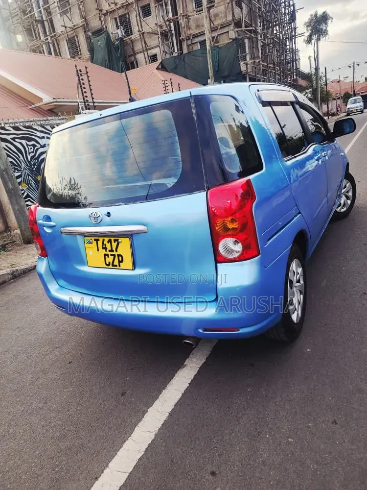 Toyota Raum 2004 Blue