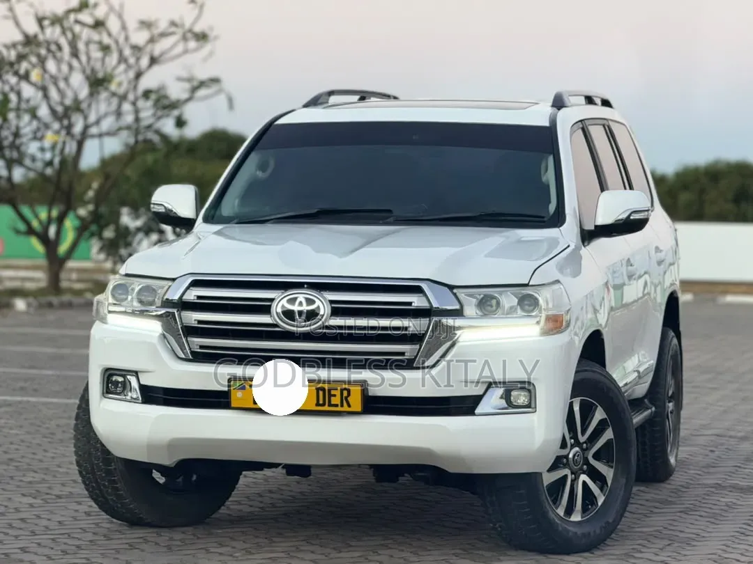Toyota Land Cruiser 2019 White