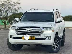 Toyota Land Cruiser 2019 White