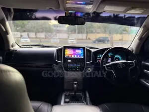 Toyota Land Cruiser 2019 White