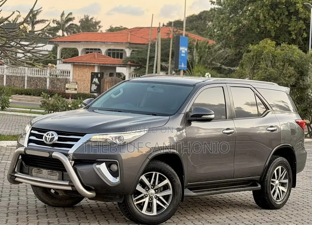 Toyota Fortuner 2018 Gray