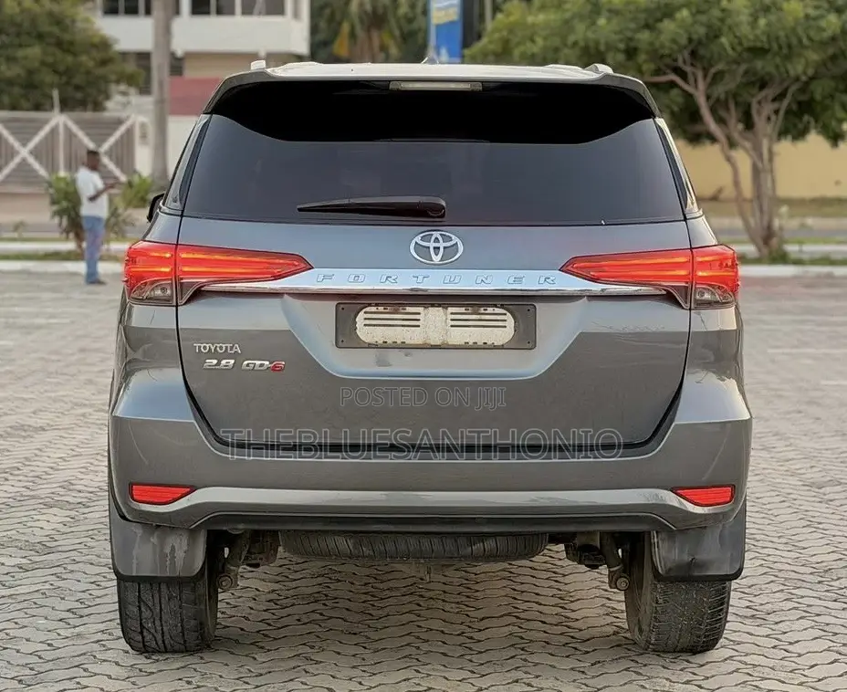 Toyota Fortuner 2018 Gray