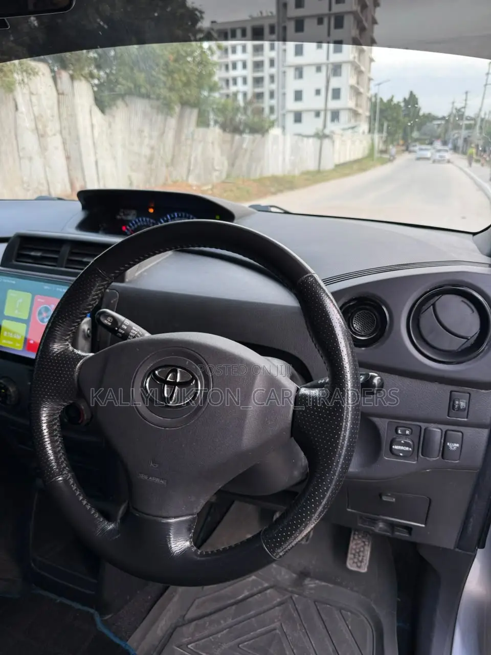 Toyota bB 2009 Silver