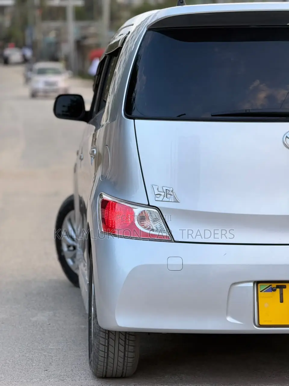 Toyota bB 2009 Silver