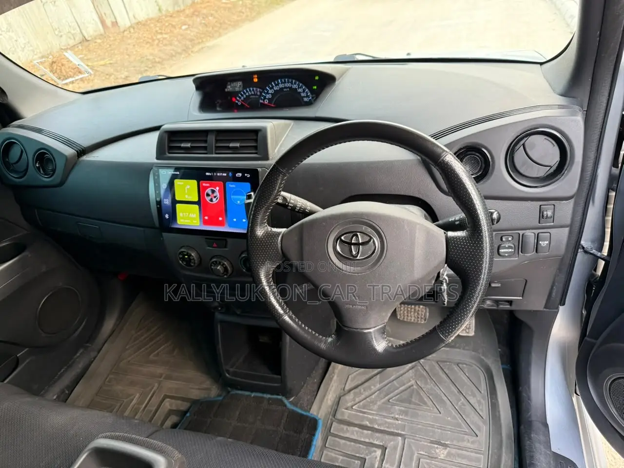 Toyota bB 2009 Silver