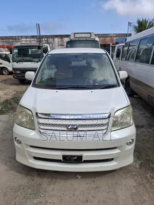 Toyota Noah 2005 White