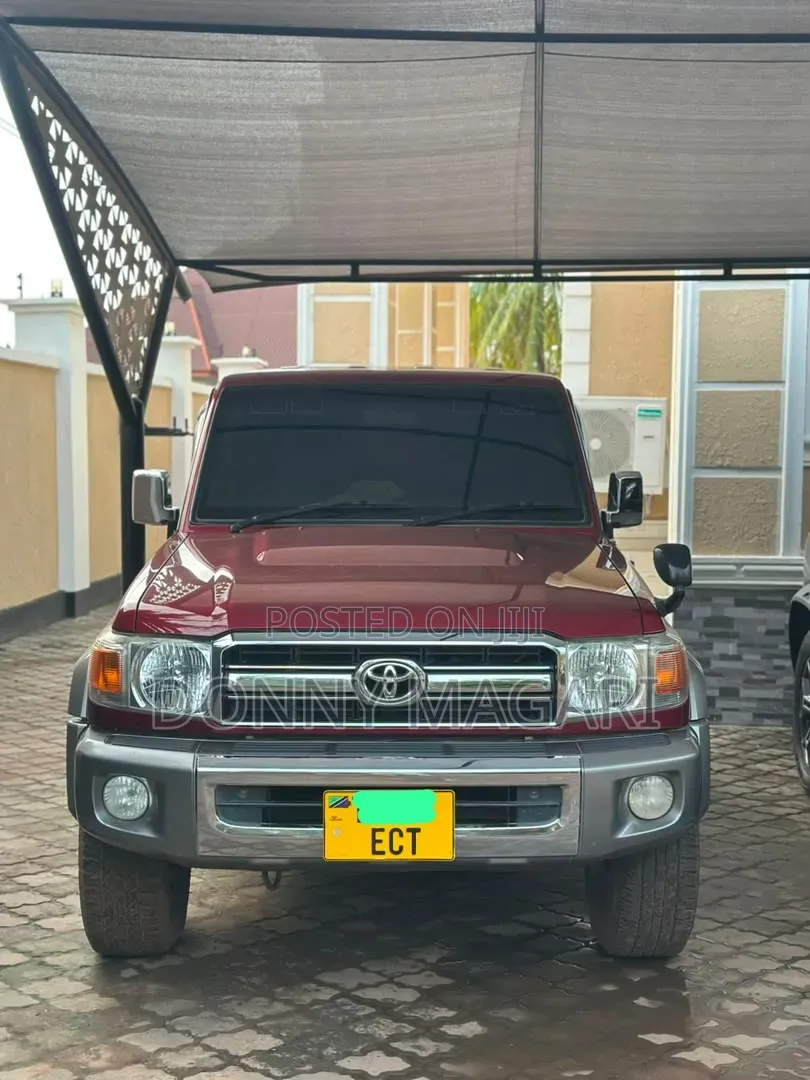 Toyota Land Cruiser 2016 Maroon