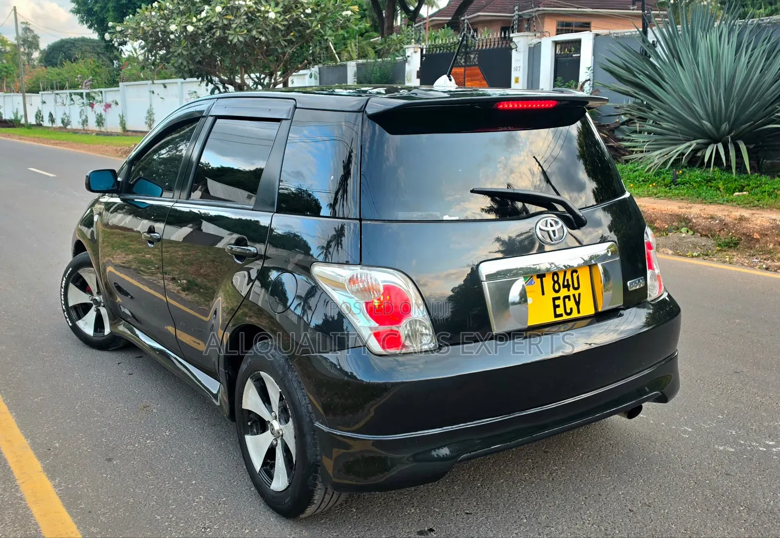 Toyota IST 2004
