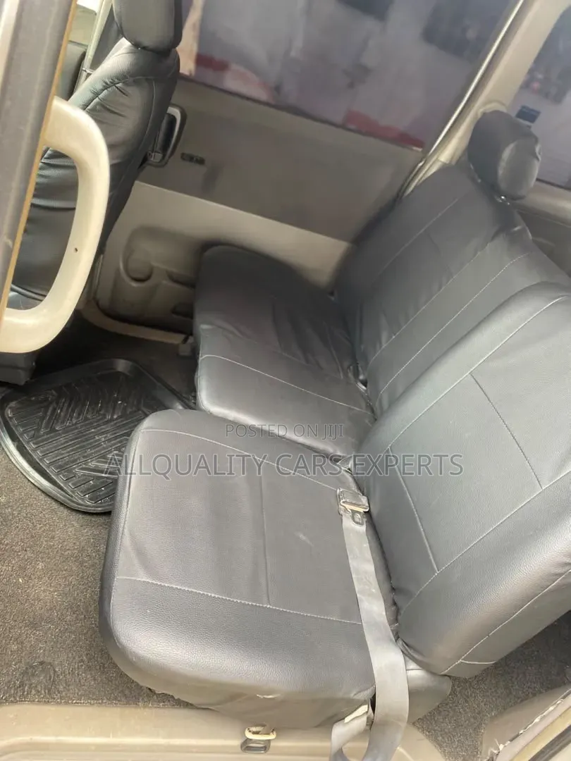 Toyota Noah 2005 Silver