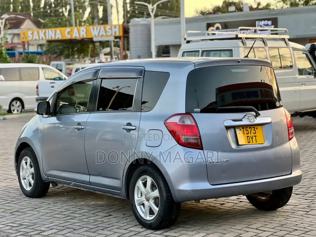 Toyota Ractis 2009 Gray