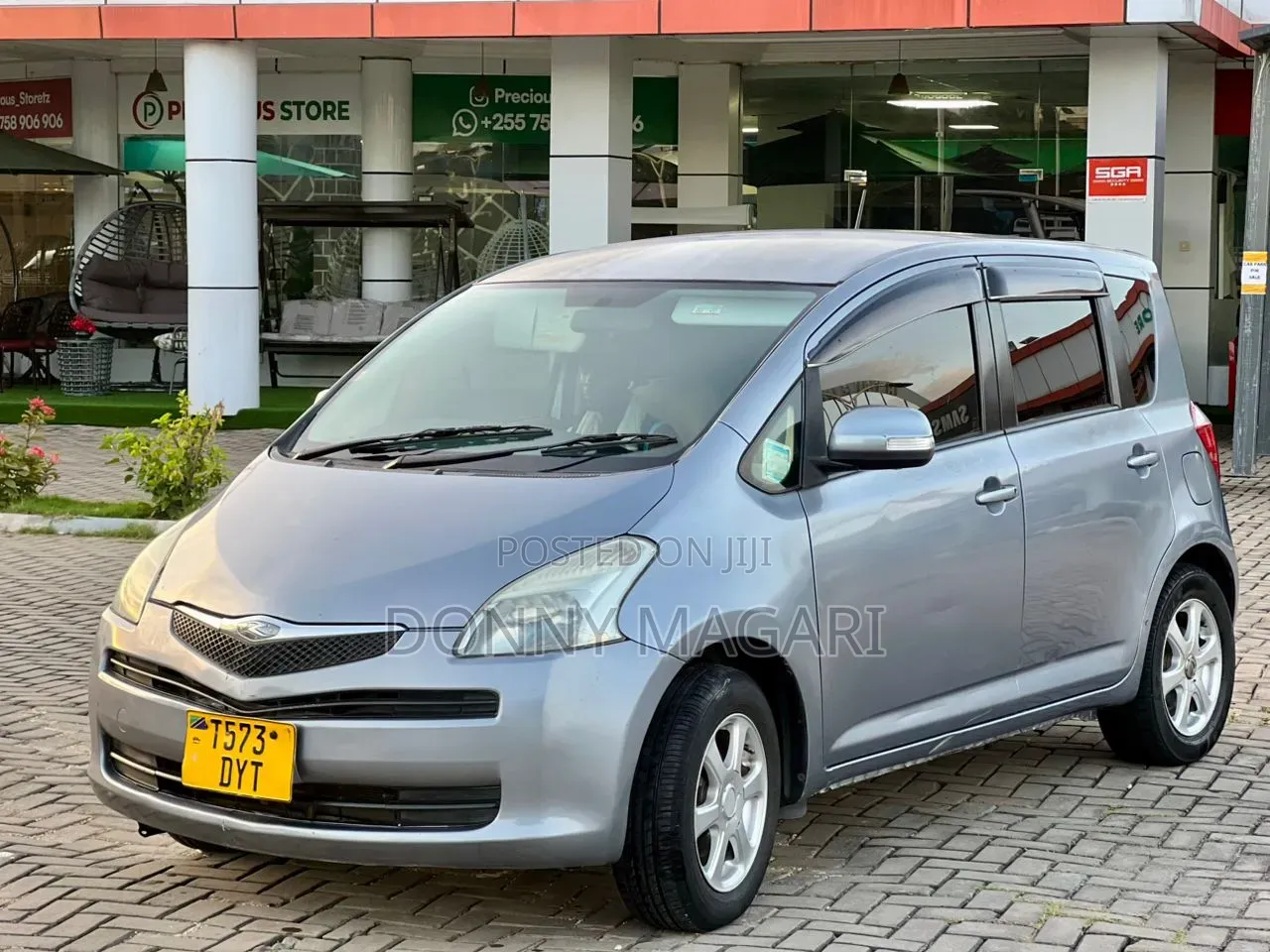 Toyota Ractis 2009 Gray