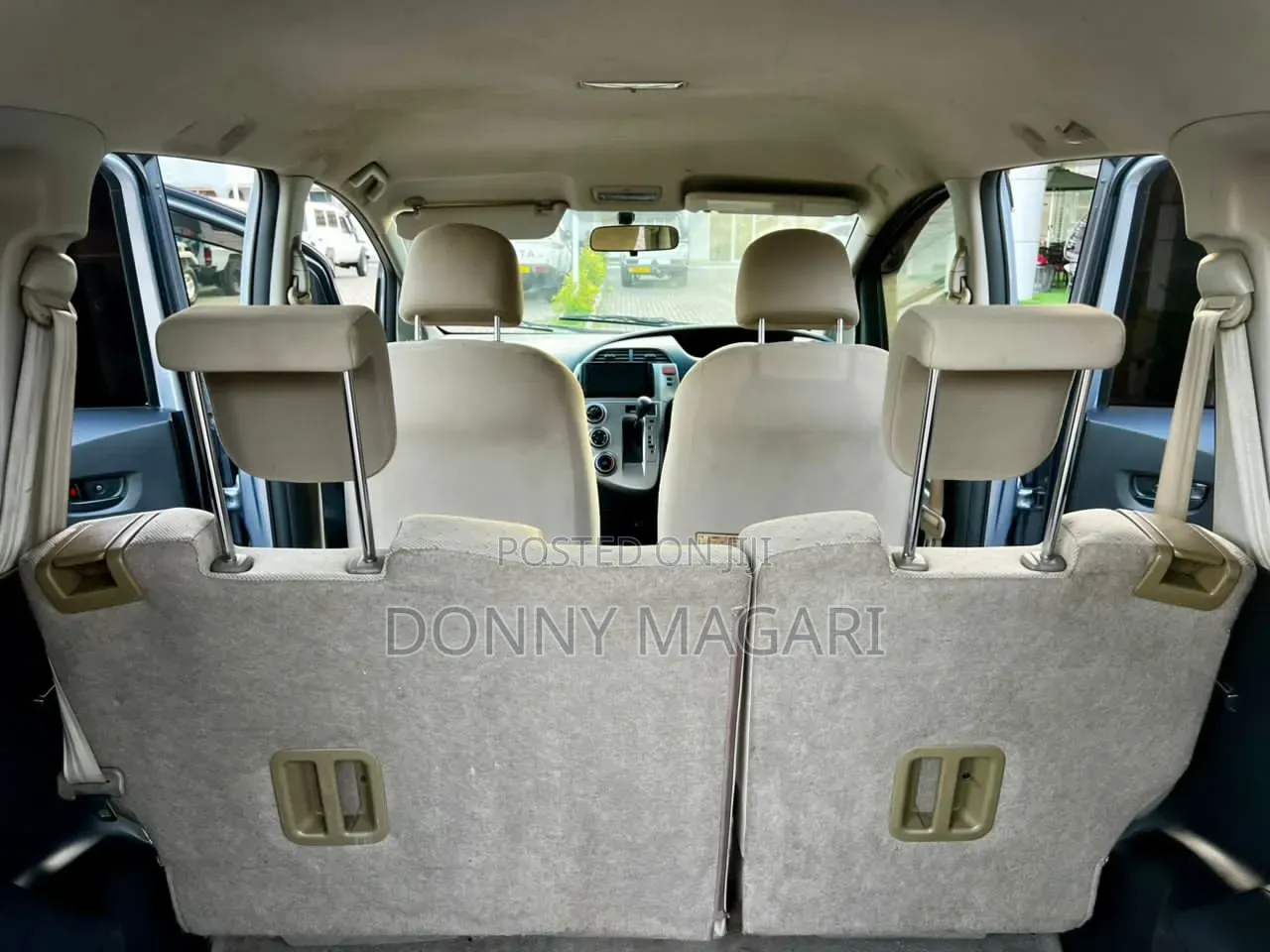 Toyota Ractis 2009 Gray
