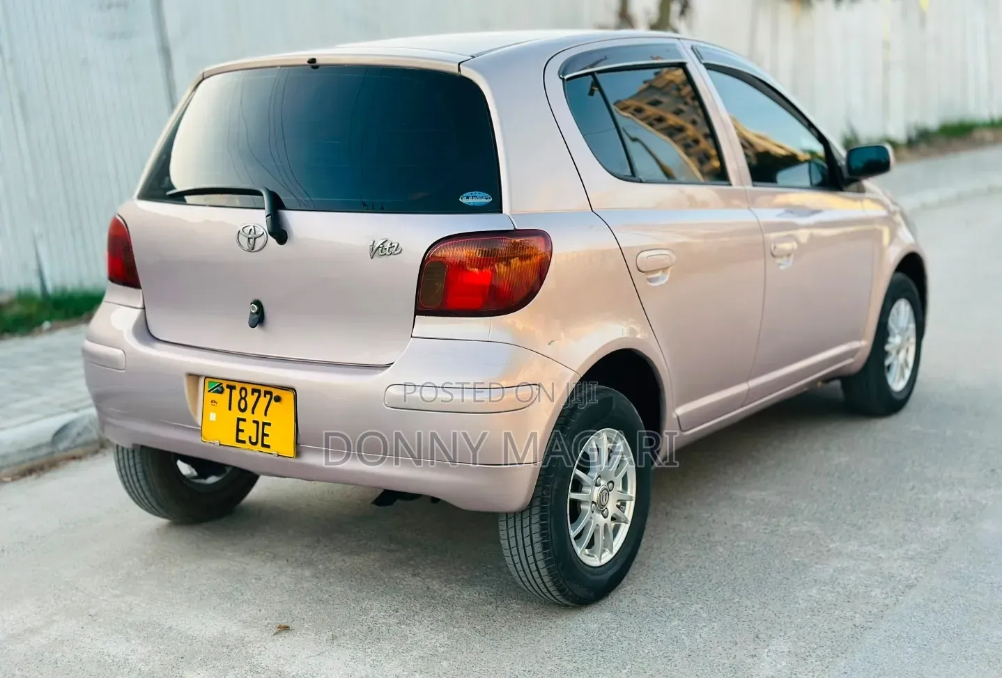 Toyota Vitz 2004 Pink