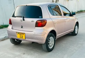 Toyota Vitz 2004 Pink